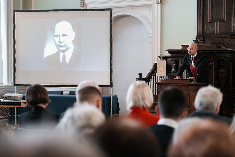 “Ar garaspēku pret karaspēku?” - izskan ceturtais Čakstes demokrātijas priekšlasījums