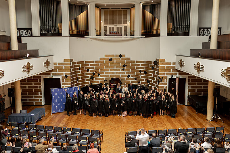 Juridiskā fakultāte lepojas: 41 jauns jurists papildina Latvijas tieslietu saimi